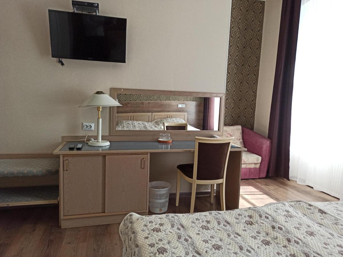 Central Hotel Narva Eksteriør billede